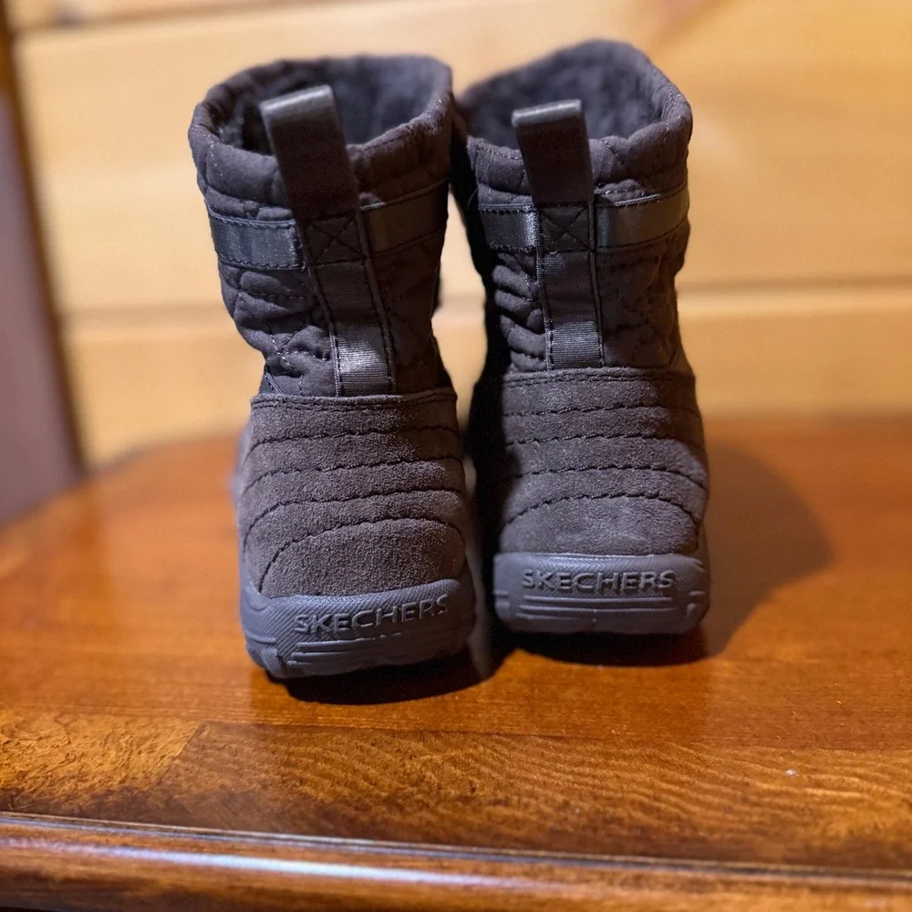 Skechers Relaxed Fit Chocolate Brown Quilted Faux Fur Winter Boots Womens 9